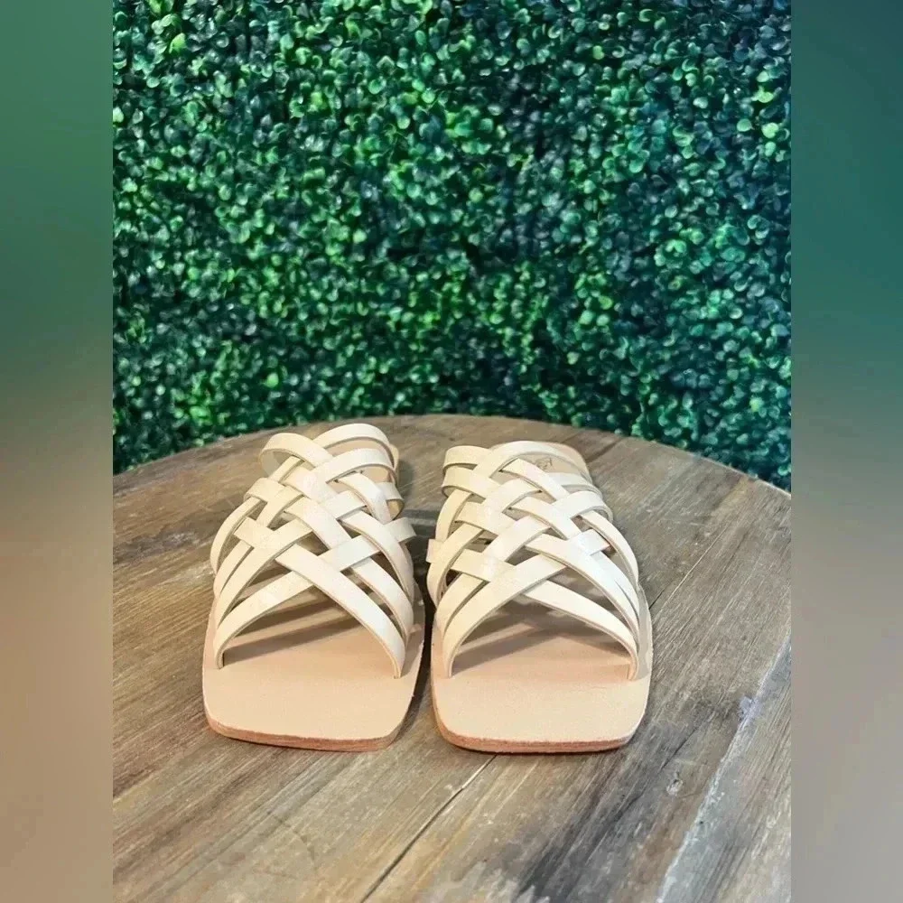 Beast Fashion Sandal - Size 6.5 New - Picture 2 of 5